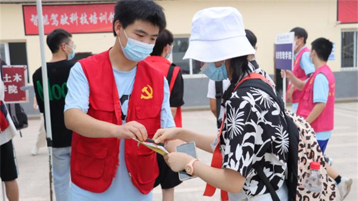 【大鱼新闻】重庆城市科技学院建筑管理学院本科迎新工作顺利开展