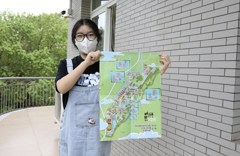 【重庆日报】新生报到即开盲盒是什么体验？ 重庆城科等高校新生收到“开学大礼包”