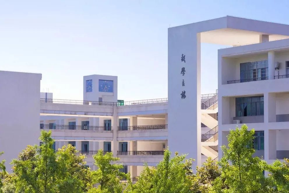 【重庆发布】重庆城科等21所在渝高校新增55个专业，智能类占比最高