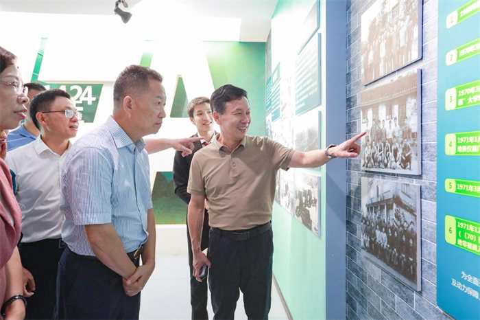 重庆市科协领导来校调研“科学家精神教育基地”建设工作