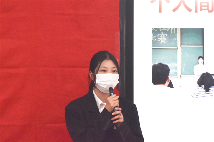 人文学院开展2023年发展团员答辩会