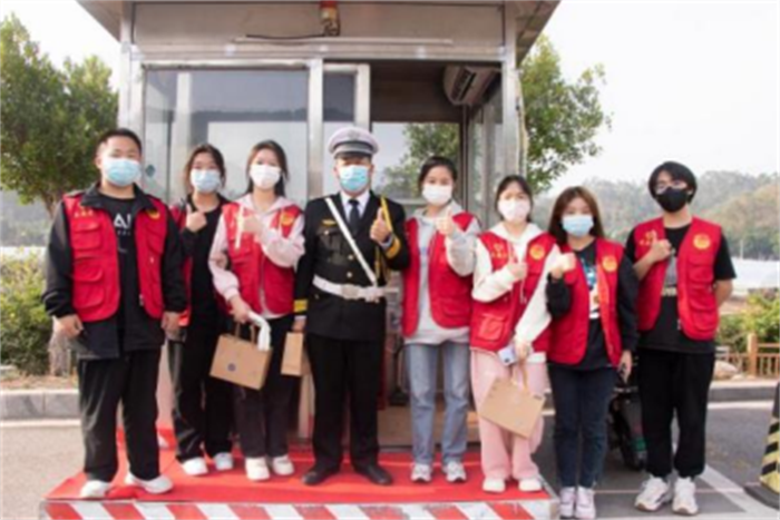 建筑与土木工程学院组织开展关爱教职工志愿活动
