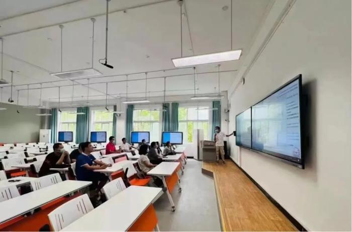 【大鱼新闻】重庆城市科技学院家校联盟委员会邀请函