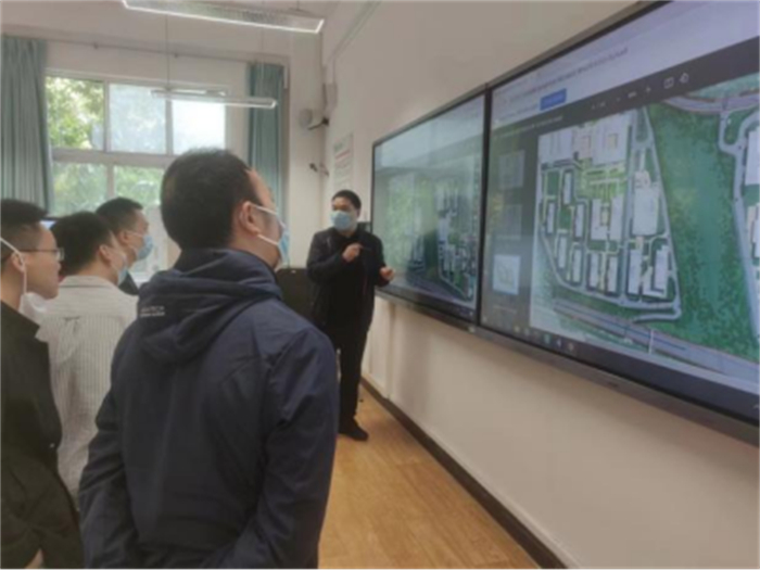 现代教育技术中心开展巴南校区数据中心建设论证