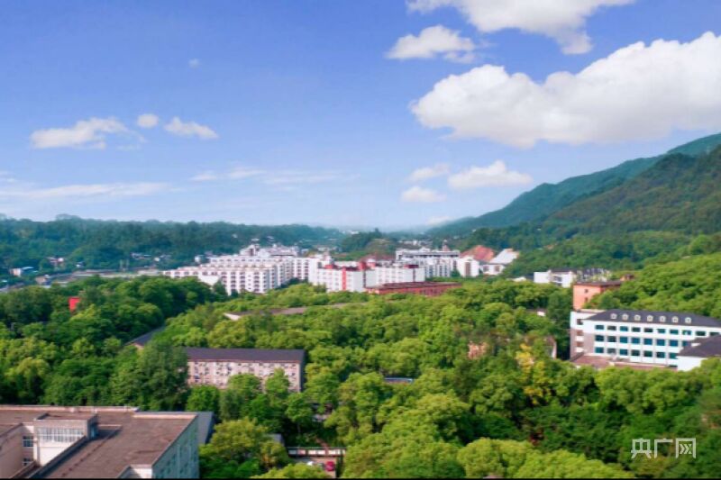 【央广网】重庆城科获评2022年度中国高水平民办高校