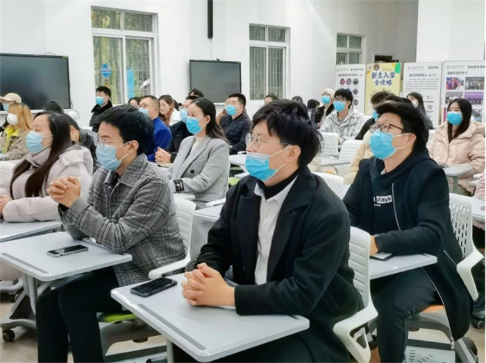 机关党总支开展学习贯彻党的二十大精神进校园宣讲会