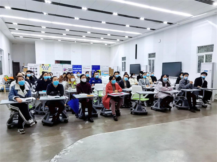 机关党总支组织观看抗震减灾主题影片
