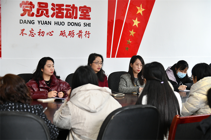 人文学院教学与学生工作例会顺利召开