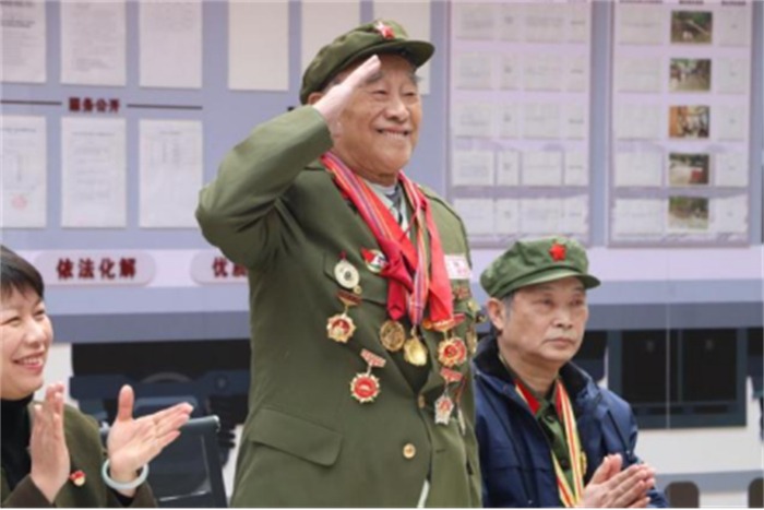 【一点资讯】重庆城科携手南大街火车站社区开展主题教育活动