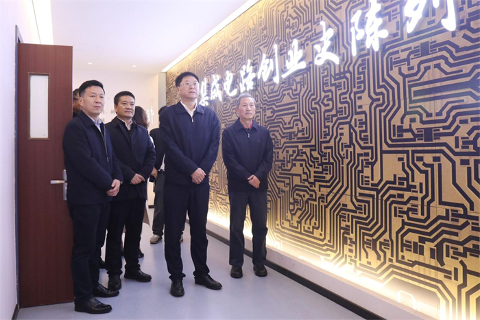 市委教育工委书记、市教委主任黄政到重庆城科考察调研