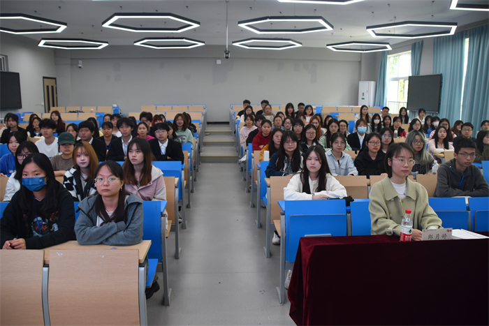 人文学院开展分团校培训第二讲