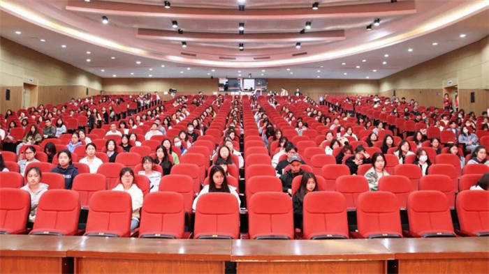 【搜狐新闻】重庆城市科技学院经济管理学院开展第28期入党积极分子党课培训第三讲