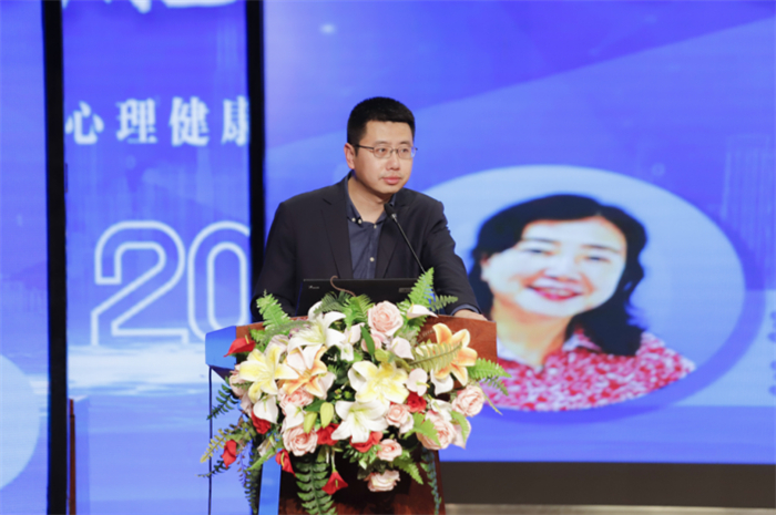 重庆大学王浩教授到访重庆城科做教师心理健康讲座