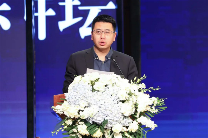 重庆城市科技学院“逐梦追光 对标笃行”榜样引领讲坛顺利启动