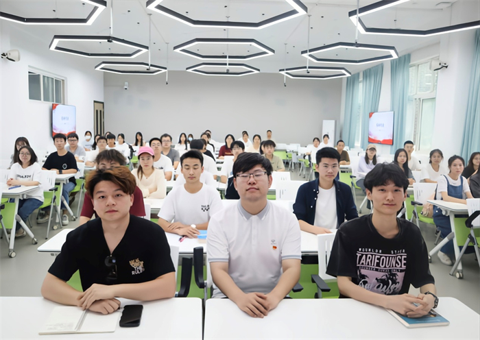 建筑与土木工程学院党建工作站开展政治理论学习