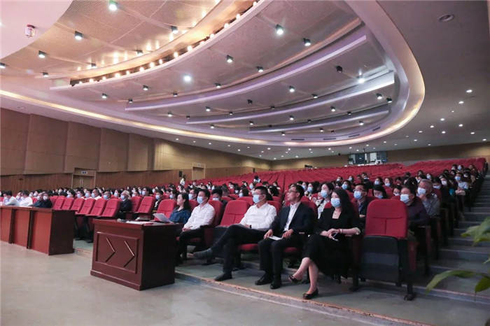 【搜狐新闻】重庆城市科技学院召开工作目标责任书签订暨美好生活社区建设推进大会