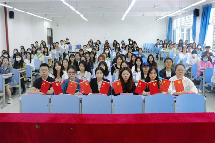 经济管理学院骨干班开展五月集中理论学习
