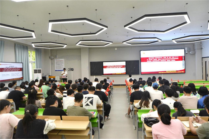 重庆城科党委委员、副校长杜元虎前往电气学院开展主题教育专题党课和调研工作
