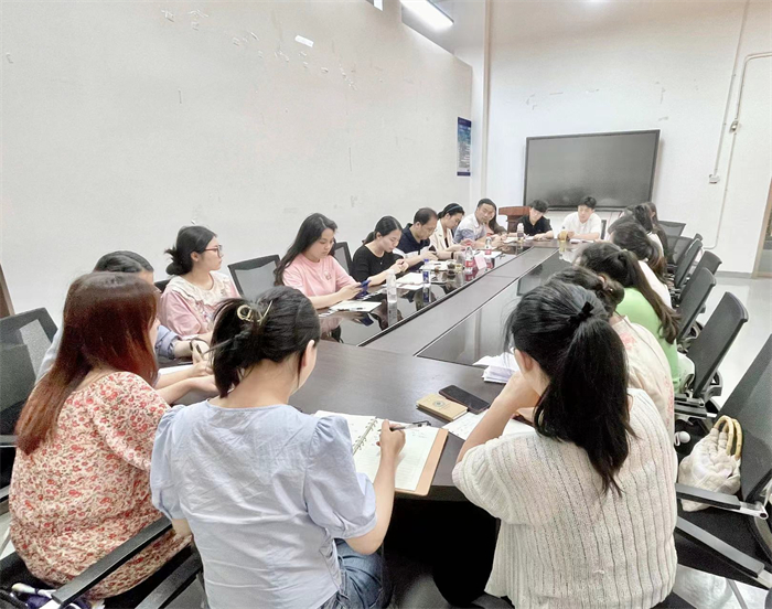 重庆城科副校长贾瑞一行到建筑管理学院开展调研指导工作