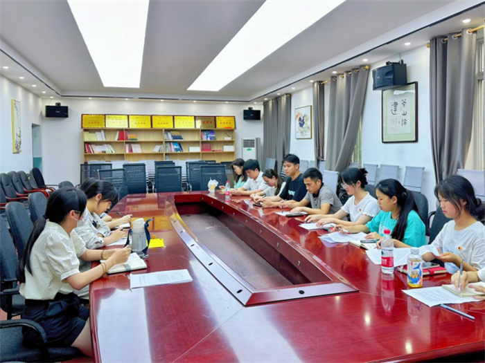 建筑与土木工程学院教工第二党支部及学生第三、六党支部组织发展对象研讨会