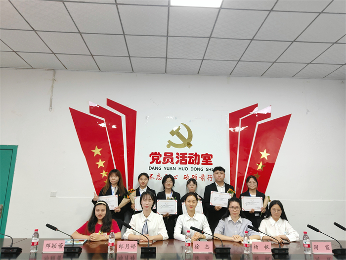 人文学院开展日常管理工作站骨干竞聘答辩会