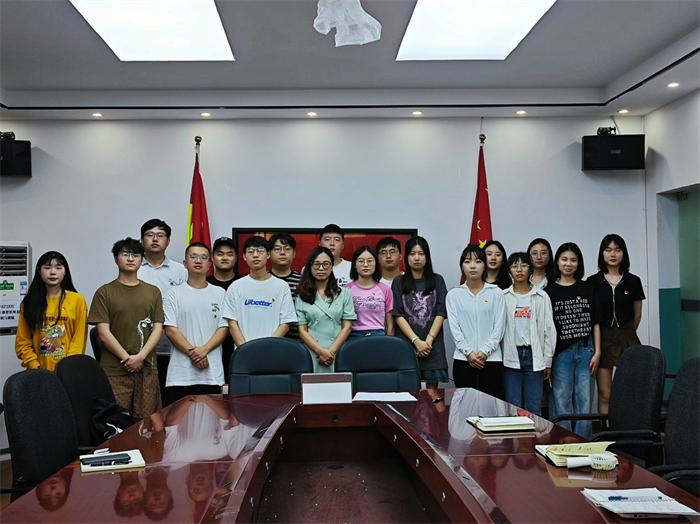建筑与土木工程学院学生第六党支部开展主题党日活动