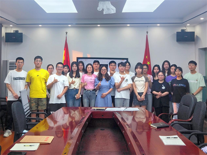建筑与土木工程学院学生第六党支部开展组织生活