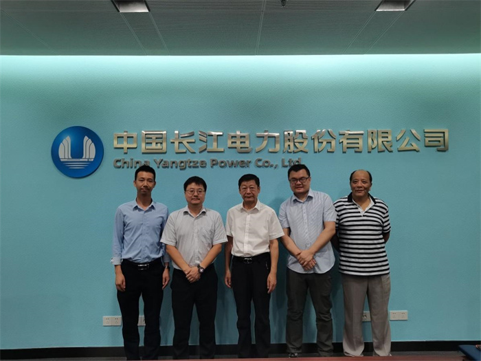 电气工程与智能制造学院开展校企合作调研工作