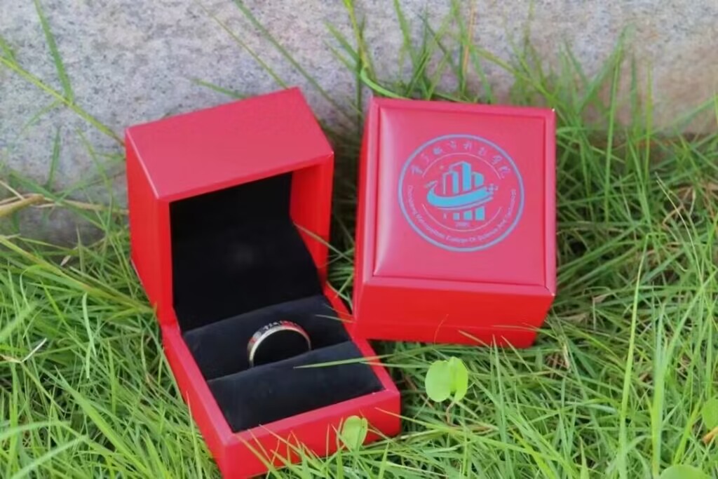 【新重庆】 重庆城市科技学院等高校毕业礼物大盘点 你PICK哪一家