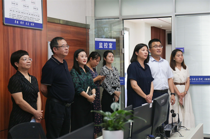 市教委督导检查组到重庆城科开展2023年秋季开学专项督导检查工作