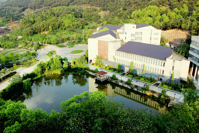 重庆城市科技学院图书馆开馆啦