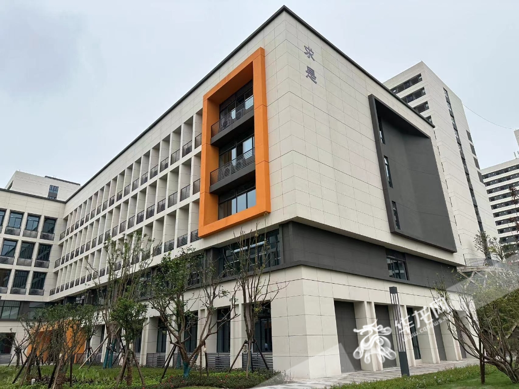 【华龙网】视频 | 重庆巴南区新添一所高校（重庆城市科技学院巴南校区）， 10月6日将迎来首批新生