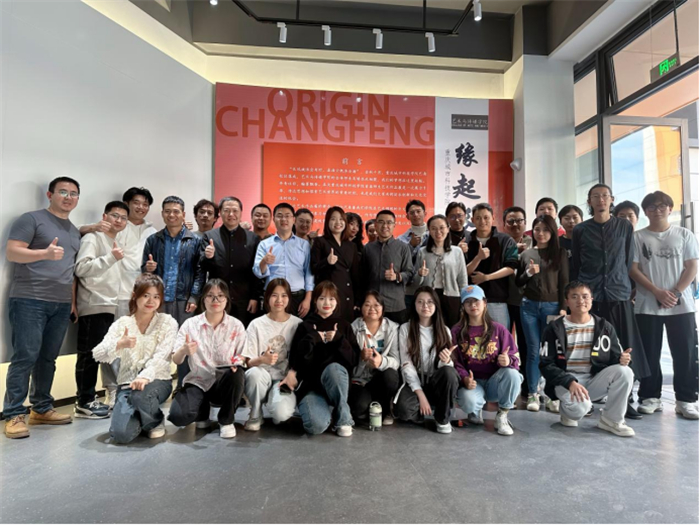 重庆城市科技学院巴南校区首届师生艺术作品展成功举办