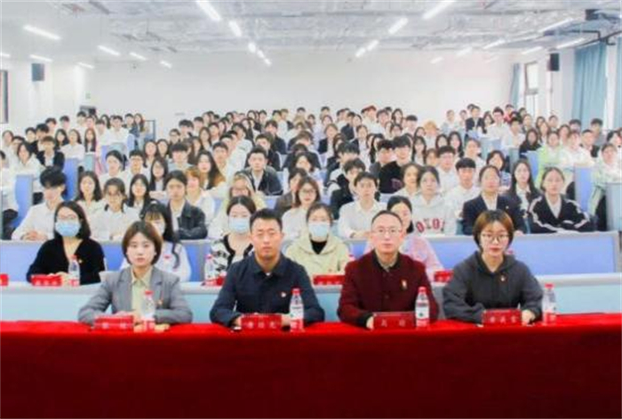 重庆城市科技学院第29期入党积极分子结业考试圆满结束