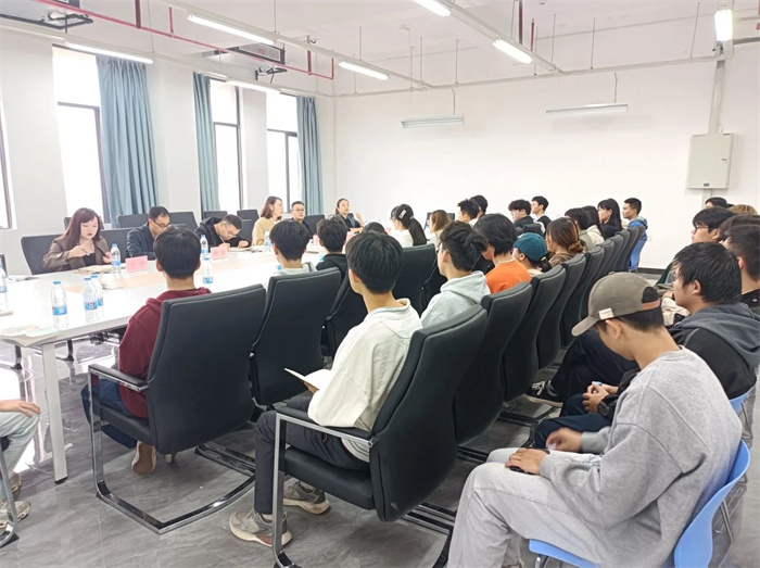 倾听学生心声 助力学生成长——重庆城科巴南校区组织开展学生交流座谈会