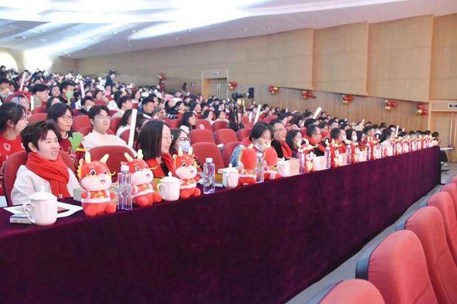 【网易新闻】重庆城市科技学院人文学院第五届“大美人文”元旦晚会暨颁奖典礼圆满落幕