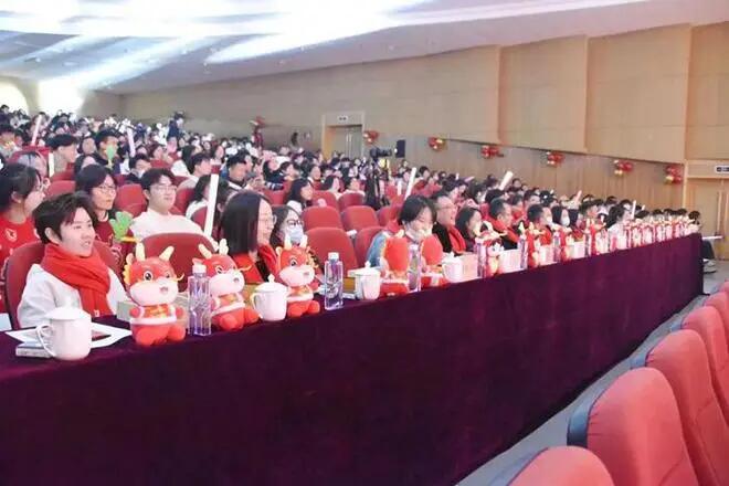 【搜狐新闻】重庆城市科技学院人文学院第五届“大美人文”元旦晚会暨颁奖典礼圆满落幕