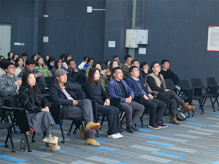 艺术与传媒学院2024年第二场青年教师培训顺利开展