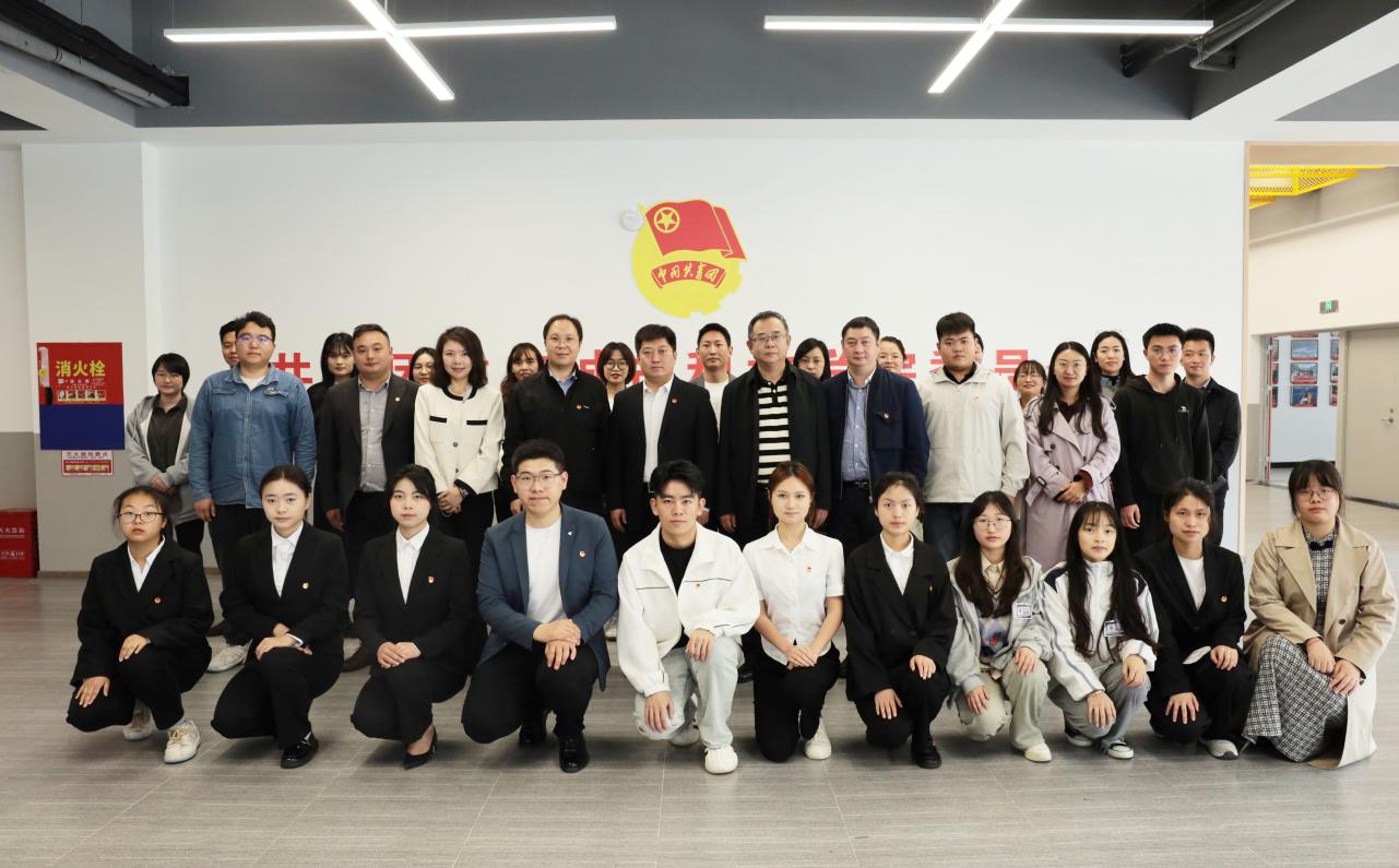 团市委副书记贺秀山一行赴重庆城科调研指导共青团工作