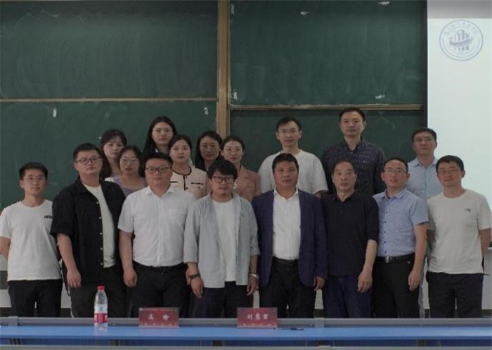 人工智能与大数据学院开展培养创新实践能力的学科竞赛教学模式探索讲座