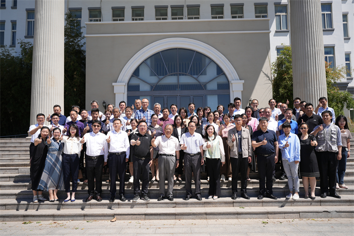 经济管理学院院长张子林 人工智能与大数据学院院长熊忠阳受邀参加首届高校产教融合工作交流会