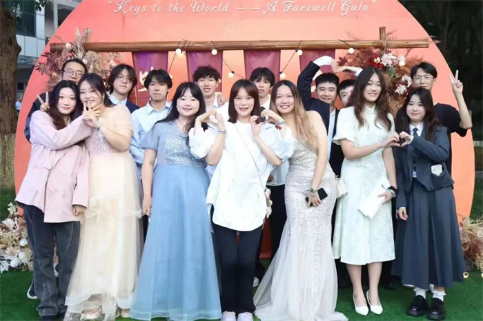 重庆城科国际教育学院成功举办2024年国际班夏日酒会