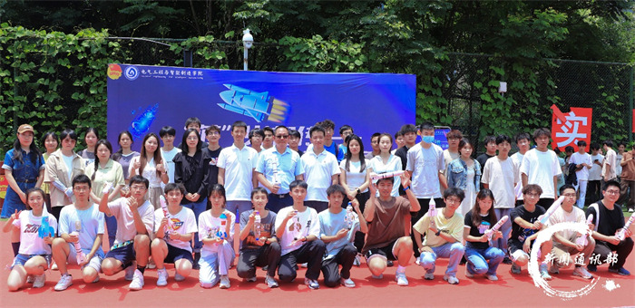 电气工程与智能制造学院“芯”火相传“水火箭”科技竞赛拉开战幕!