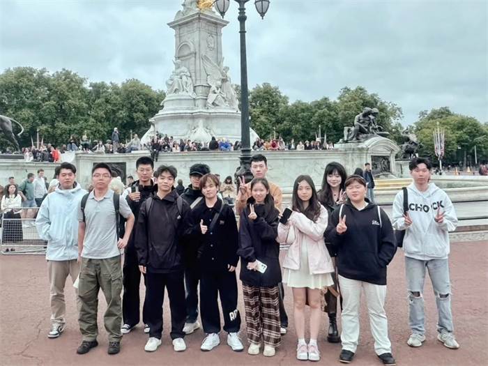 重庆城科剑桥-青年领袖训练营UK011团系列报道：世界之大，始于足下