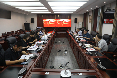 学校党委举行理论学习中心组2024年第4次集体学习