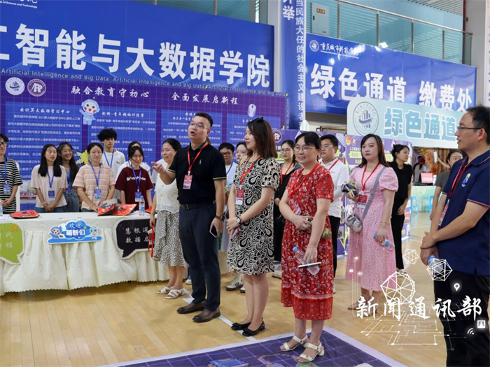 人工智能与大数据学院2024级专升本迎新工作有序进行