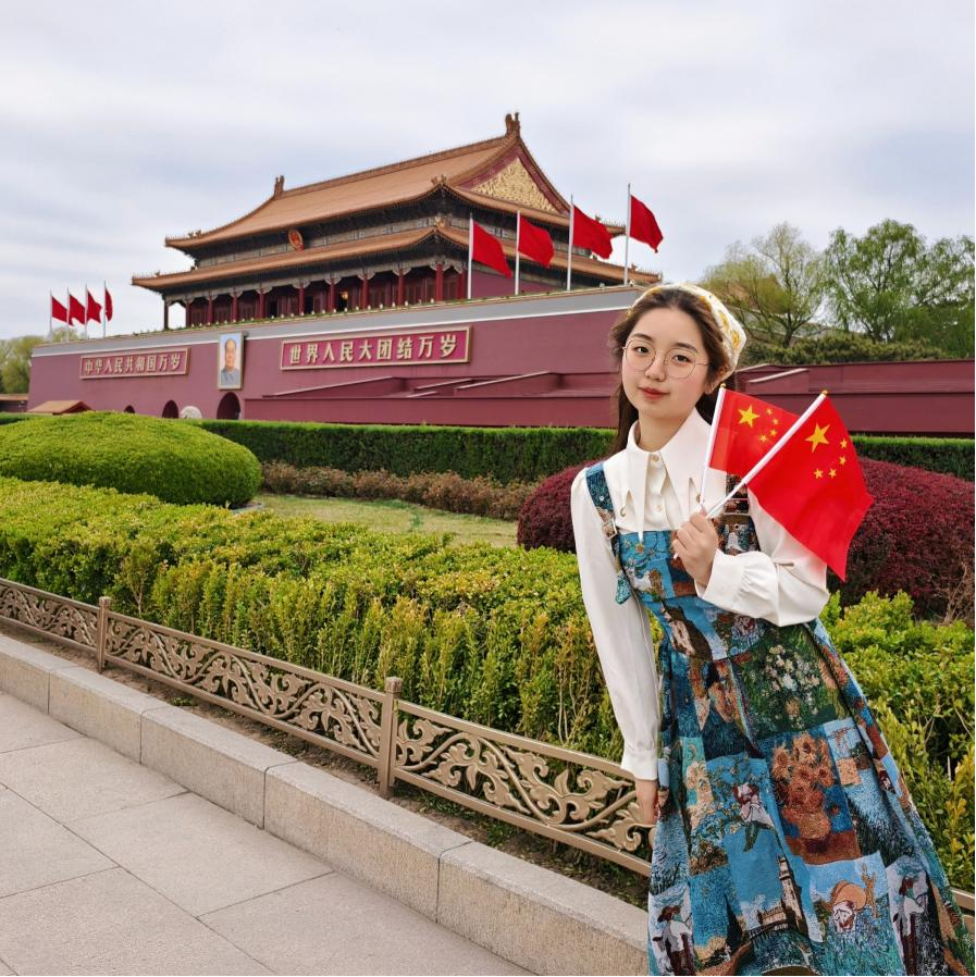 【上游新闻】“我跟国旗合张照”活动启动，晒出你对祖国的爱！