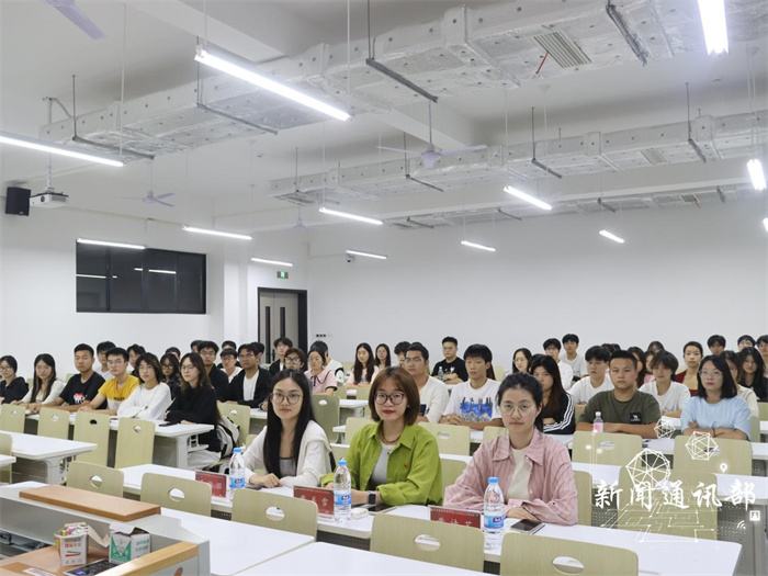 人工智能与大数据学院团总支学生会开展新学期工作部署会
