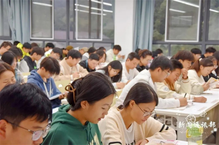 人工智能与大数据学院开展早自习活动