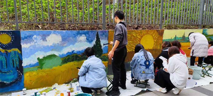 艺术与传媒学院顺利开展师生共绘校园活动